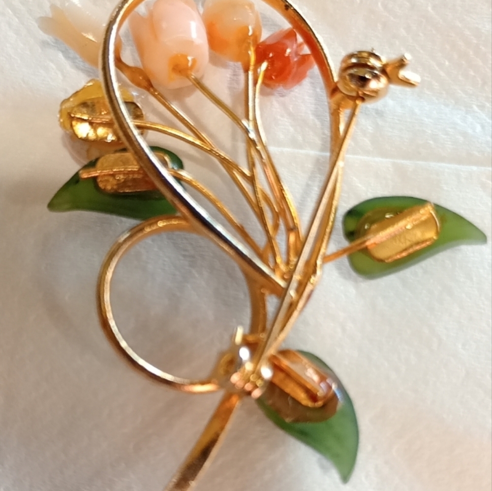 Estate Gold and Green Floral Brooch with Pearl - Picture 10 of 16